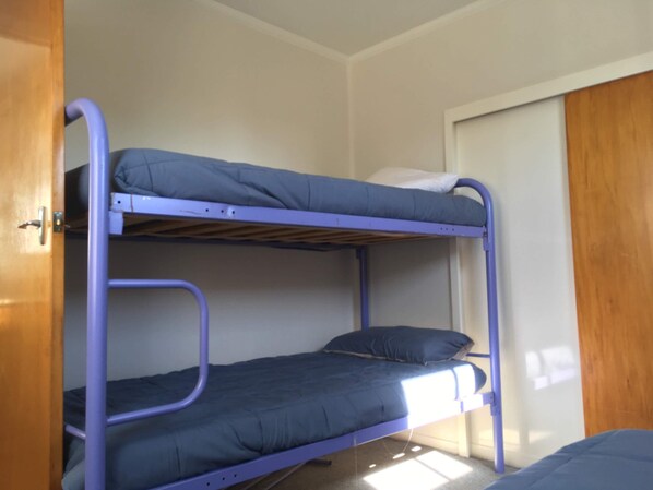3 quartos, ferros/tábuas de passar roupa
