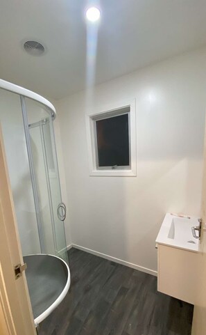 Shower - Original Twizel Bach - Pet Friendly (Twizel)