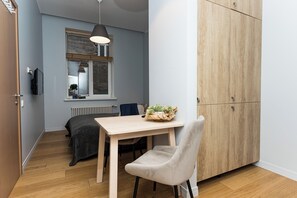1 bedroom, bed sheets