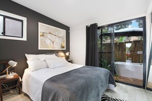 2 多间卧室、熨斗/熨衣板、WiFi、床单