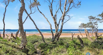 Shellies on the Beach Little House - 2BR Absolute Beachfront with Outdoor Bath