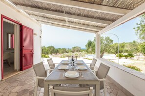 Outdoor dining - 4099 Villa Maste by Barbarhouse (Carovigno)