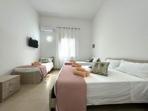 1 bedroom, WiFi, bed sheets - SUITE 202 CASA FERRANTE SRLS (Cinisi)