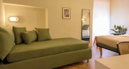 Room in the center of Foligno with elegant furnishings and equipped with all amenities