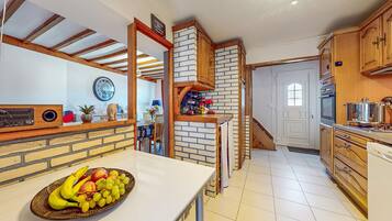 Réfrigérateur, four, plaque de cuisson, lave-vaisselle