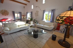 TV connectée, cheminée, imprimantes