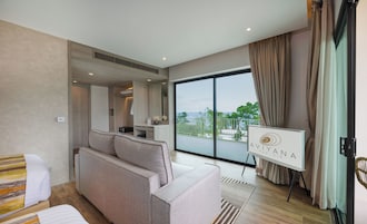 2 Bedroom Ocean View Suite | มินิบาร์, ตู้นิรภัยในห้องพัก, เปล/เตียงเด็กอ่อน (ฟรี), เตียงเสริม/เปล