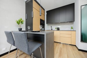 Private kitchen - Bemowo Apartment With Garden by Renters (Warsaw)