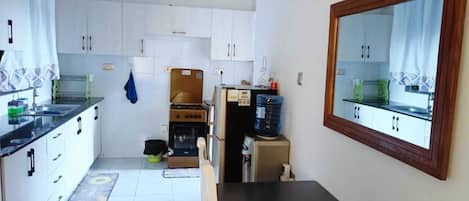 Family Apartment, Balcony, City View | Private kitchen