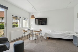 Studio | Soundproofing, free WiFi, bed sheets - Karrebæksminde Strandhotel (Karrebæksminde)