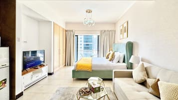 Deluxe Studio, Lake View | In-room safe, blackout curtains, iron/ironing board, free WiFi