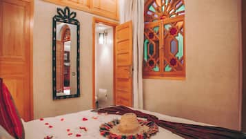 Caja de seguridad en la habitación y sistema de insonorización