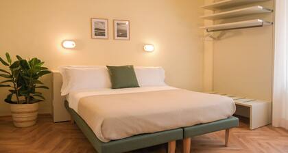 Elegante Camera Panoramica in Centro a Foligno, Vicino a Stazione e Caserma