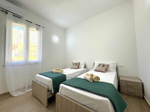 1 bedroom, WiFi, bed sheets
