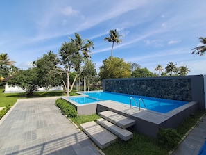 Outdoor pool - Palmgrove Lake Resort (Ambalapuzha)