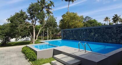 Palmgrove Lake Resort