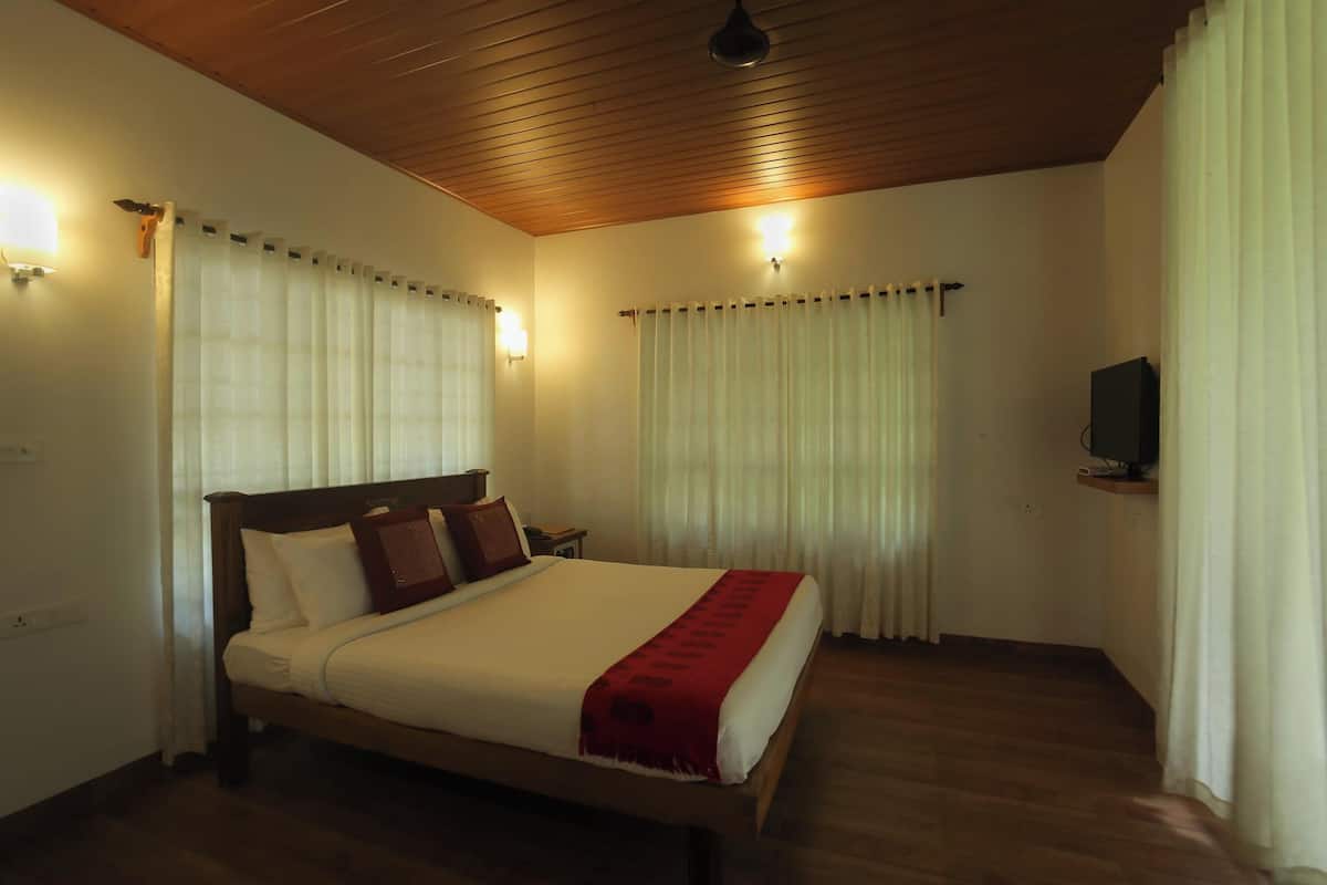 Basic Double Room | Pillowtop beds, soundproofing, free WiFi, bed sheets