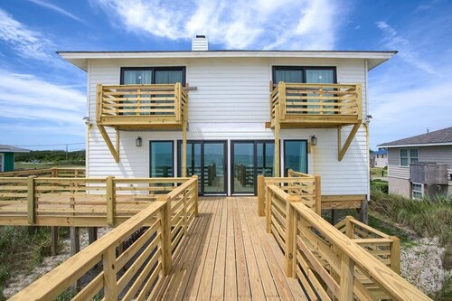 The Black Pearl - Oceanfront - North Topsail