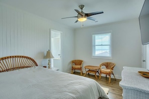7 bedrooms, iron/ironing board, free WiFi, bed sheets