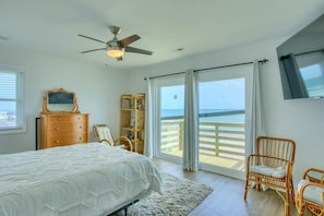 7 bedrooms, iron/ironing board, free WiFi, bed sheets - The Black Pearl - Oceanfront - North Topsail (North Topsail Beach)