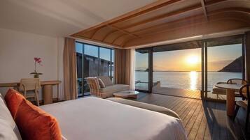 特色别墅, 私人游泳池, 水上 (Sunset View) | 高档床上用品、加厚床垫、客房内保险箱、笔记本电脑工作区