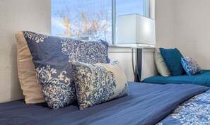 2 bedrooms, iron/ironing board, free WiFi