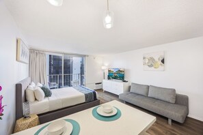 مكواة/لوح كي وواي فاي مجانًا وملاءات أسرّة