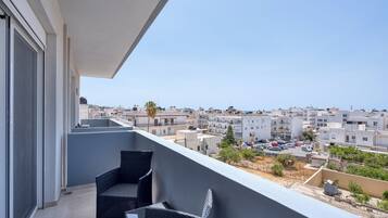 Standard Studio, Balcony, City View | Terrace/patio