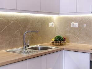 Superior Apartment, Balcony, City View | Private kitchen | Stovetop - Pietra Sole Suites (Ierapetra)