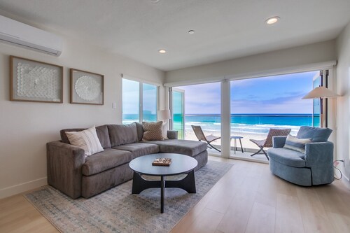 Ocean Front * Newly Remodeled * Luxury Condo