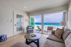 Smart TV - Ocean Front * Newly Remodeled * Luxury Condo (San Diego)