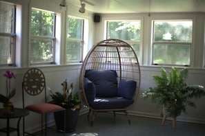 Interior - Rest and relaxation in Conyers. (Conyers)