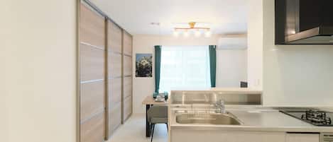 Fridge, microwave, stovetop, electric kettle
