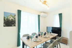 Living area - Grand Grace Zoshiki by Tranova (Tokyo)