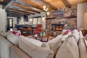 TV, fireplace - Modern Retro Tahoe Chic Chalet (Tahoe City)