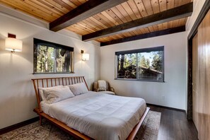 4 habitaciones, tabla de planchar con plancha, cuna de viaje y wifi 