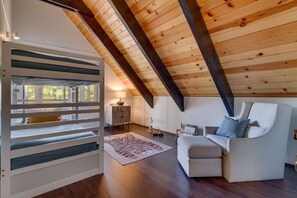 4 chambres, fer et planche à repasser, lit parapluie, Wi-Fi