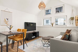 Smart-tv, tv-spel och en stereo
