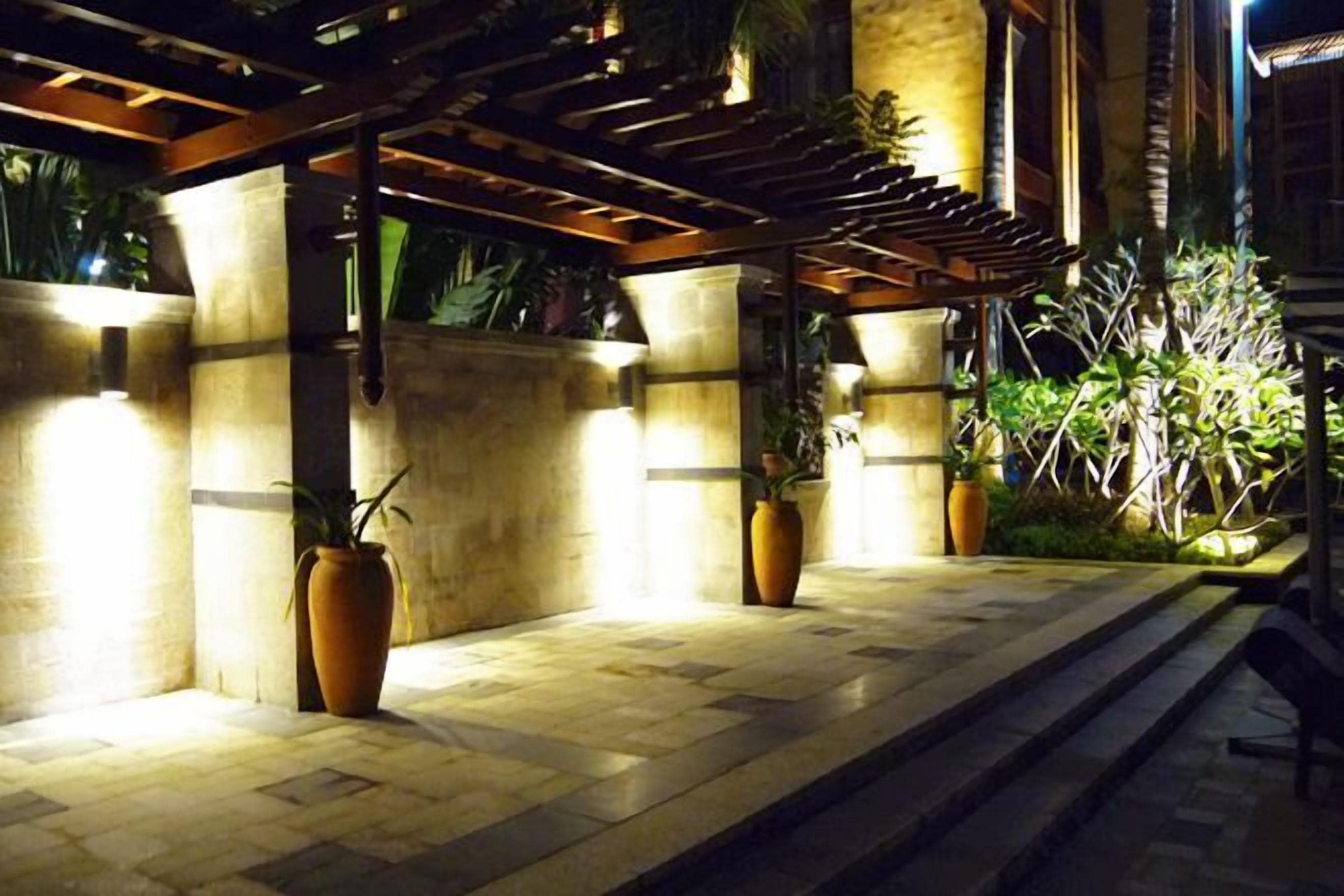 المنشأة من الداخل