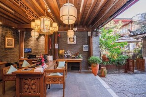 تناول الطعام