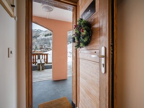 Interior - Large ski in/ski out apartment for 10 in Saint Martin de Belleville, WiFi, balcony (Saint-Martin-de-Belleville)