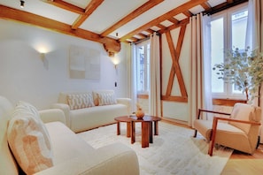 Superior Apartment | Living area - Résidence Paris PRIVAS (Paris)