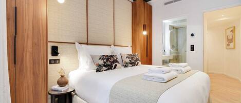 Superior Apartment | Blackout drapes, iron/ironing board, cribs/infant beds, free WiFi