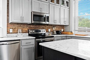 Fridge, microwave, stovetop, coffee/tea maker - 4BR Home w/ Pool Table & FirePit | Best for Groups (Louisville)