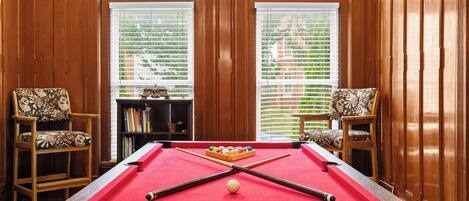 غرفة الألعاب