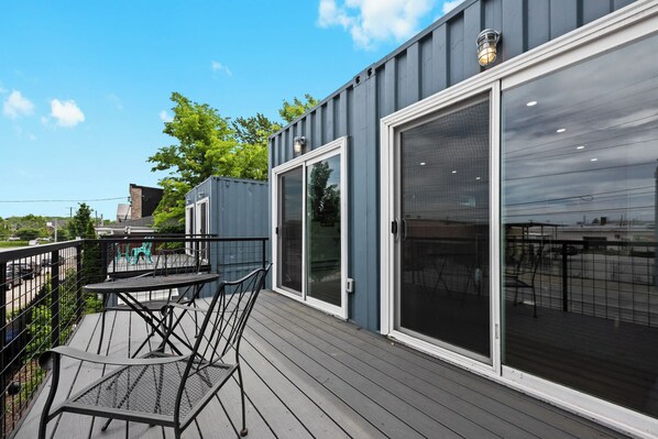 تناول الطعام بالخارج