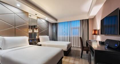 Ji Hotel (Qingdao May Fourth Square MixC)