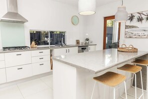 Fridge, microwave, oven, stovetop - Breezy Beach House - Private Pool (Mount Coolum)