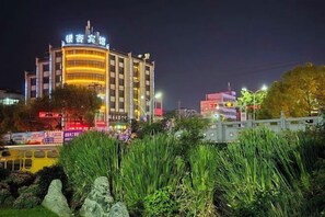 Exterior - Chizhou Yinxing Business Hotel (Qingyang)