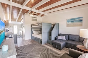 1 habitación, tabla de planchar con plancha, wifi gratis y ropa de cama